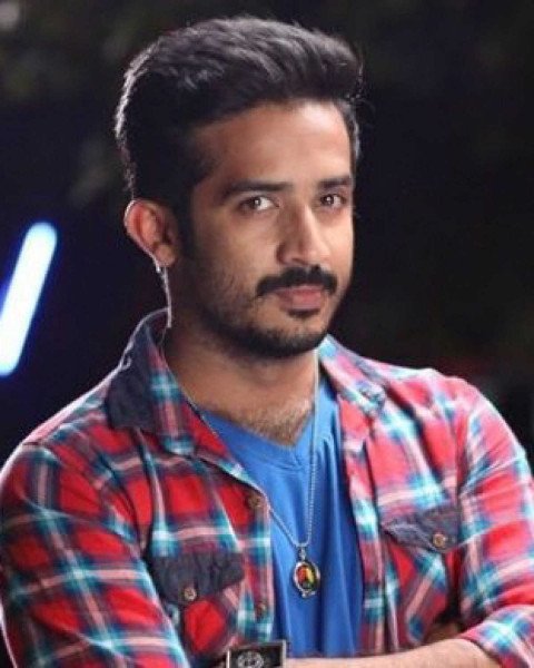 Anchor Ravi
